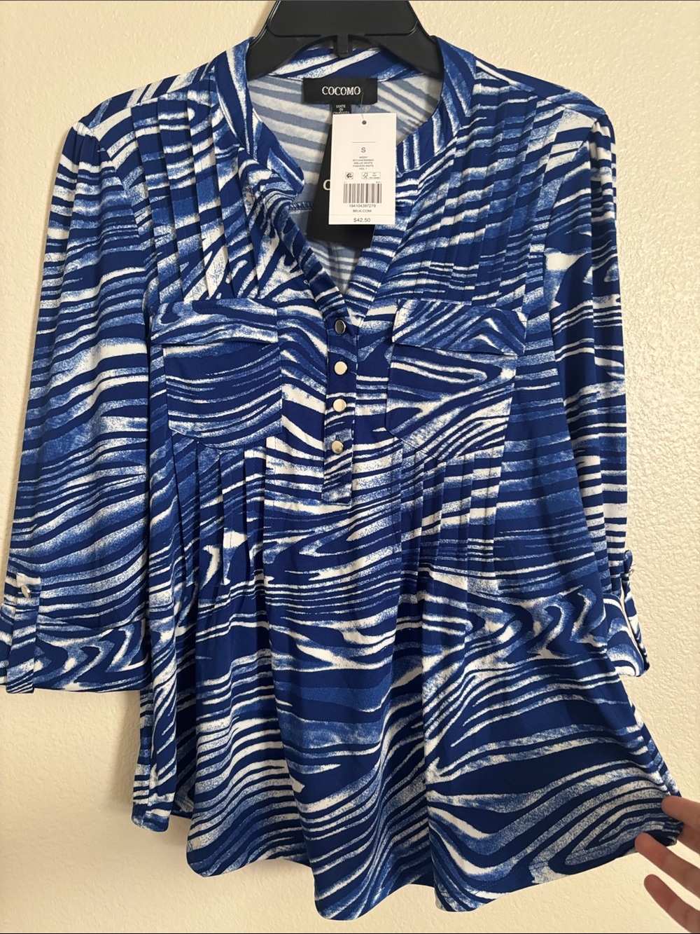 NWT Cocomo Blue-White Fashion Knits Size Small Quarter Sleeve Blouse